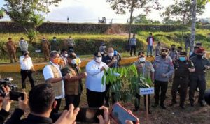 Gubernur Sultra dan BPBD Tanam Pohon untuk Penanggulangan Banjir