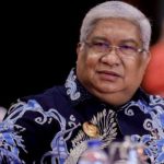 Kadis Kominfo Klarifikasi Saweran Gubernur Sultra Saat HUT Butur adalah Tradisi Pikoelaliwu Bukan Pasali