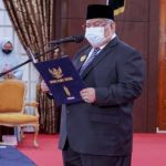 Gubernur Ali Mazi Lantik Lima Anggota Komisi Informasi Sultra Periode 2022-2026