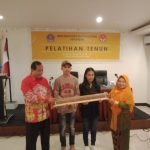 Kembangkan Budaya Sultra, Pemkot Kendari Adakan Pelatihan Tenun