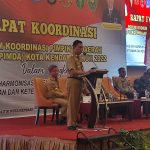 Pj Wali Kota Kendari Minta Camat dan Lurah Bersikap Tegas atau “Kibarkan Bendera Putih”