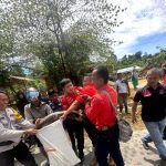 Tim Rescue Damkar Kota Kendari Evakuasi Seekor Ular Sepanjang Lima Meter