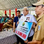 Gubernur Ali Mazi Serahkan Bantuan Rumah Ibadah di Muna Barat dan Buton Tengah