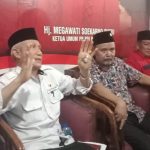 PDI-P Sultra Bagikan 600 Paket Makanan untuk Masyarakat Kurang Mampu