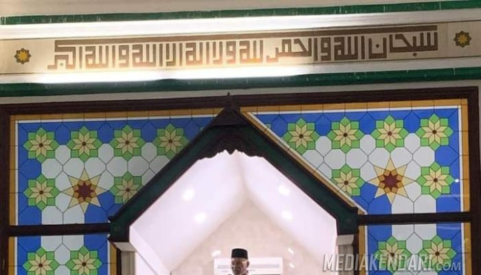 Pesan Sekda Sultra Saat Mengisi Ceramah di Masjid Raya Al-Kautsar Kendari