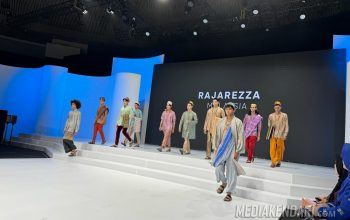 Pertama Kali Tampil di Event Indonesia Fashion Week, Dekranasda Konawe Tampilkan Tiga Motif Tenun Terbaru