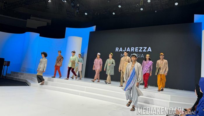 Pertama Kali Tampil di Event Indonesia Fashion Week, Dekranasda Konawe Tampilkan Tiga Motif Tenun Terbaru
