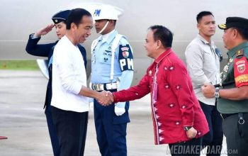 Pj Gubernur Sultra Sambut Kedatangan Presiden Jokowi di Pangkalan TNI AU Haluoleo