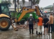 Banjir di Jalan Poros Abdul Silondae Depan Mol Mandonga Kota Kendari