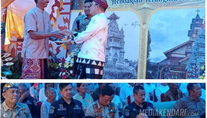 Hadiri Peringatan 50 Tahun Masuknya Umat Katolik Bali di Konawe, Pj Bupati Harmin Ramba Serahkan Bantuan Hibah Pembangunan Rumah Ibadah di Sendang Mulyasari