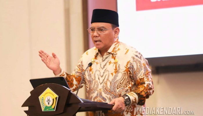 Buka Kegiatan Orientasi Anggota DPRD Kabupaten Buton, Busel, dan Buteng, Pj Gubernur Sultra : Saya Berharap Anggota DPRD Dapat Menjalankan Tugasnya Dengan Baik