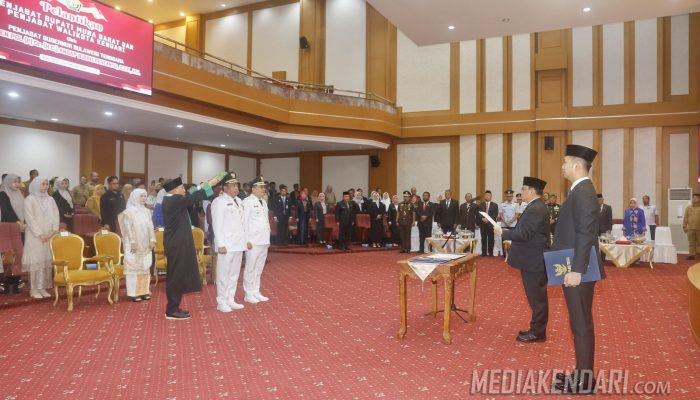 Lantik Pj Wali Kota Kendari dan Pj Bupati Muna Barat, Andap Budhi Revianto: Kerja Disiplin dan Utamakan Kepentingan Masyarakat