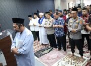 Polda Sultra Gelar Sholat Gaib dan Doakan Almarhum Affan Kurniawan di Masjid Al-Amin
