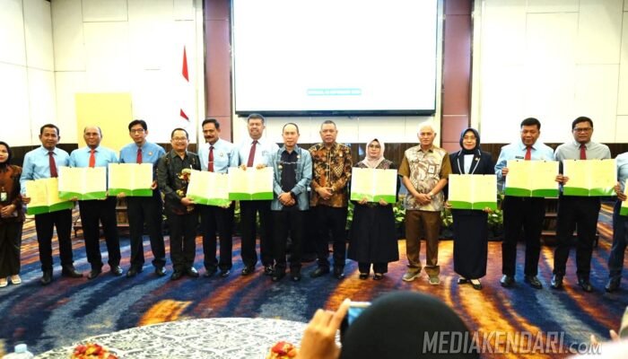 BPJS Ketenagakerjaan dan Kejaksaan se-Sultra Beserta Gubernur dan Bupati Teken Kerjasama