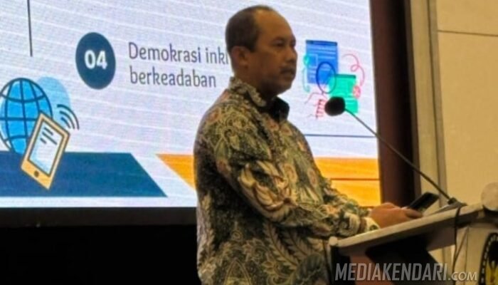 Deputi Bidang Kominfo Kemenko Polkam Buka Seminar Literasi Digital Merawat Demokrasi, Menangkal Disinformasi