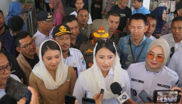 Wamendag Bersama Wali Kota Kendari Tinjau Stabilitas Harga Bahan Pokok