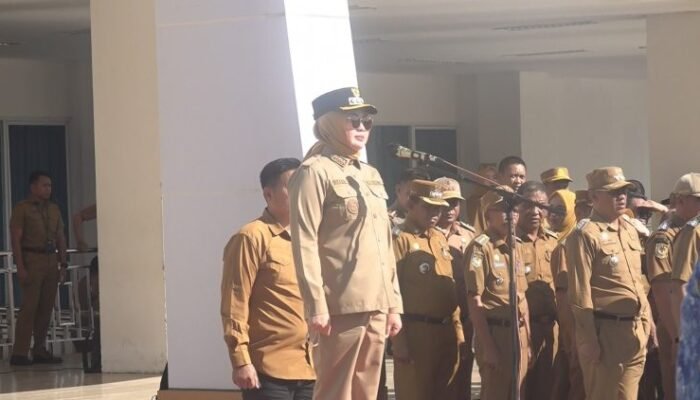 Serahkan SK P3K dan CPNS, Wali Kota Kendari Tekankan Disiplin ASN dengan Sistem Absen Retina