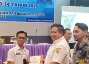 Pemprov Sultra Serahkan Hasil Evaluasi RAPBD Perubahan 2025 kepada Pemkot Kendari