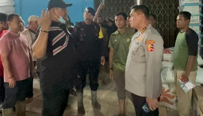 Misi Kemanusiaan Polri, Komjen Fadil Imran Salurkan Bantuan untuk Warga Terdampak Bencana di Aceh Aceh Tamiang,