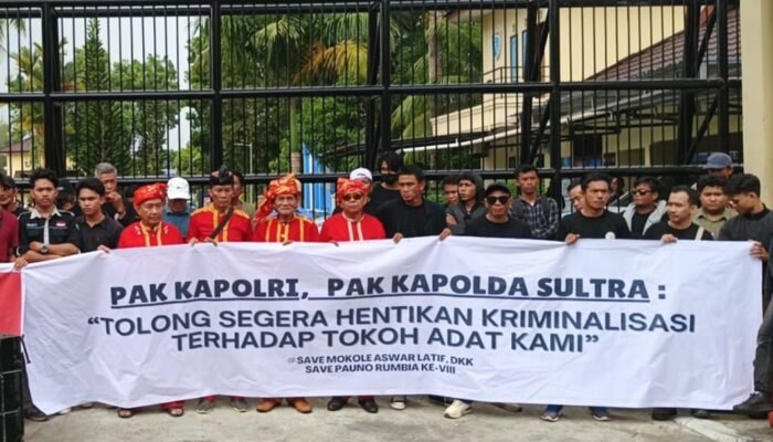 Soroti Kriminalisasi Raja Moronene ke-VIII, Lembaga Adat Moronene Geruduk Polda Sultra Tuntut Keadilan