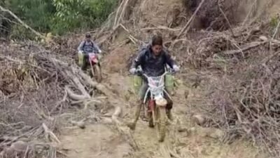 Terobos Medan Ekstrem 11 Jam, Personel Polres Aceh Tengah Jadi yang Pertama Antar Logistik ke Kampung Serule