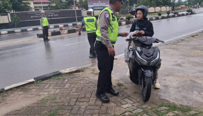 Operasi Keselamatan 2026, Satgas Gakkum Dirlantas Polda Sultra Berikan Teguran Humanis di Kendari