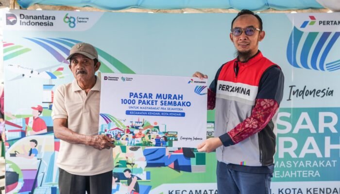 Pertamina Patra Niaga Regional Sulawesi Distribusikan 1000 Paket Sembako Bersubsidi untuk Warga Kendari
