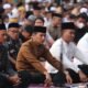 Kapolda Sultra dan Masyarakat Laksanakan Salat Idul adha di Lapangan Presisi Polda Sultra