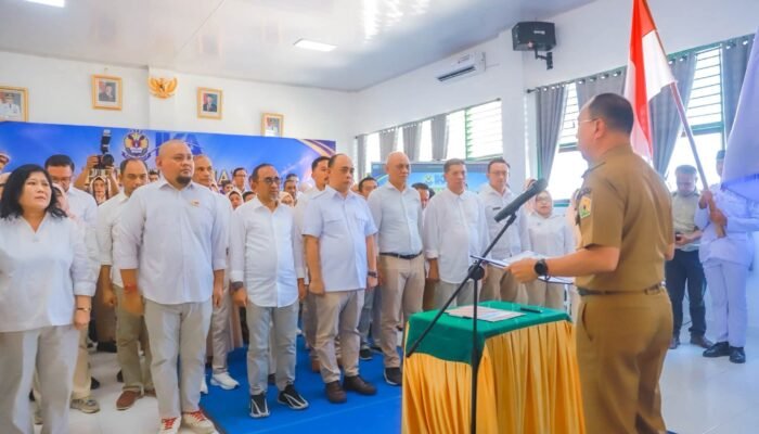 Gubernur ASR Beberkan Empat Prioritas Pembangunan di Sultra di Hadapan Lukman Abunawas saat Pengukuhan IKA SMAN 1 Kendari