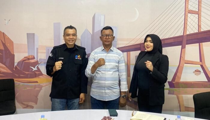 Prodi Jurnalistik UHO, Wartawan vs AI: Siapa Lebih Unggul dalam Menggali Kebenaran?