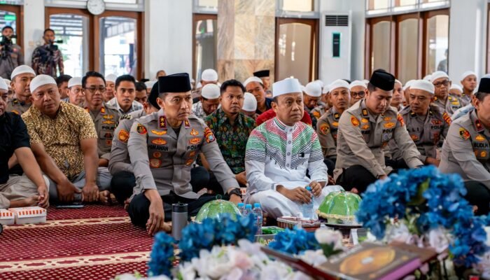Peringati HUT ke-30, Polda Sultra Gelar Doa Bersama Hadirkan Ustadz Das’ad Latif