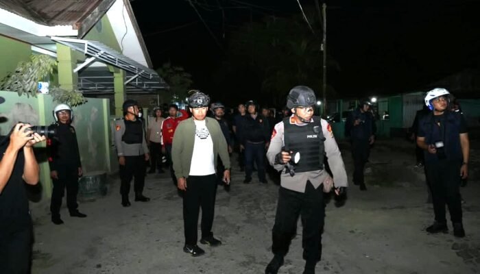 Pasca Gerebek Narkoba, Polda Sultra dan TNI Patroli Bersama Warga Kampung Salo, Warga : Terima Kasih Kapolda