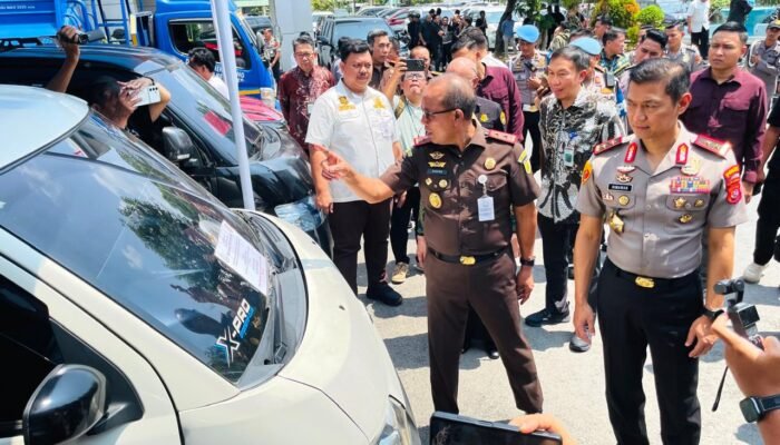 Kejati Sultra Lelang Serentak Barang Rampasan Negara Senilai Rp4,5 Miliar, Ada Ekskavator Hingga 20 Ribu Ton Ore Nikel Sitaan