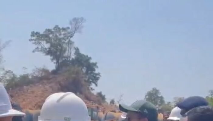 Polisi Amankan Kericuhan di Area Tambang Nikel PT Askom Matarape, Sejumlah Warga Paksa Operator Turun dari Alat Berat