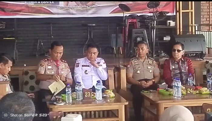 Santai Tapi Tegas! Wakapolda Sultra Ngopi Bareng Ketua Kopdar Rusmin dan Tokoh Sultra Bisman Saranani, Bahas Kantibmas, Narkoba, Miras Hingga Judol